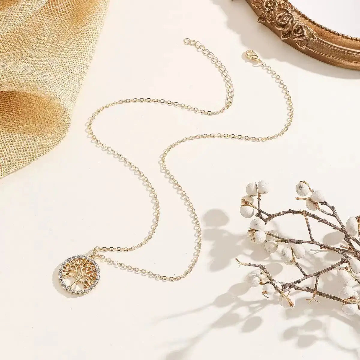 PunkLeaf Pendant Necklace for Women – Edgy Plant Jewelry with Rhinestones