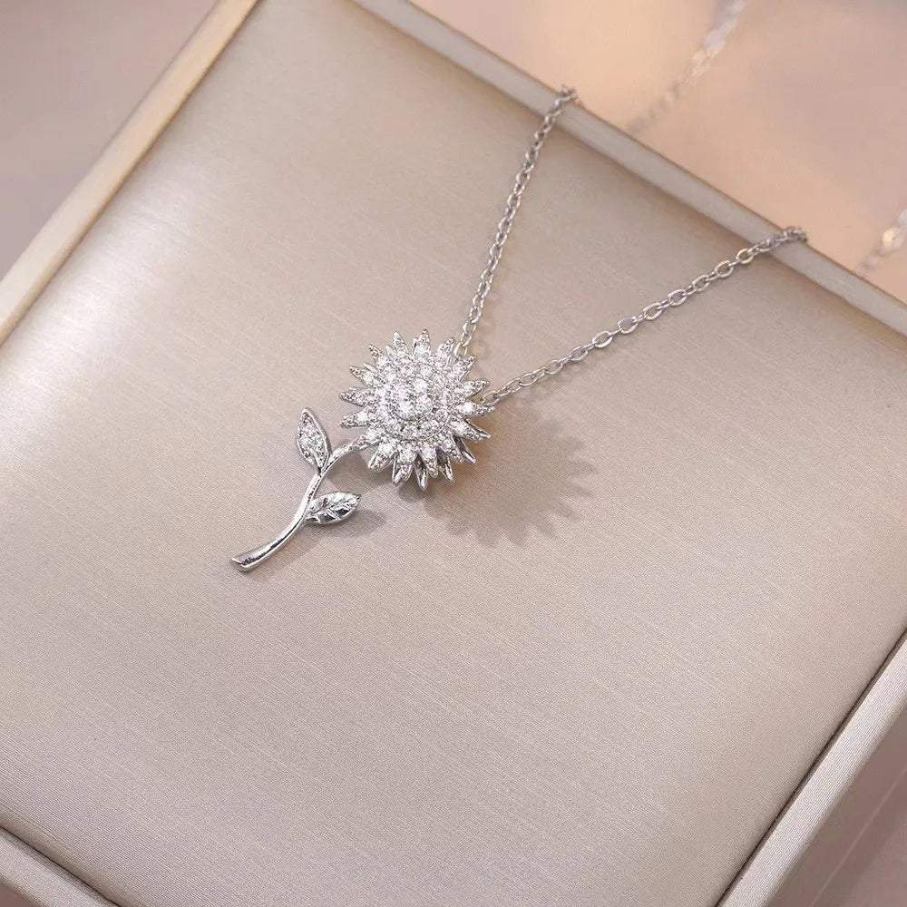 ZAKOL Bloom Pendant Necklace