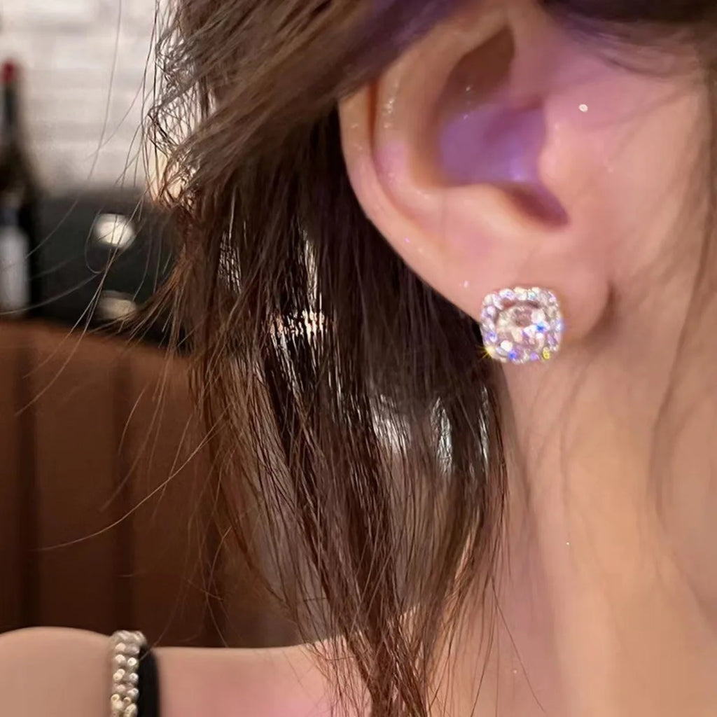 Spark Ease Round Studs