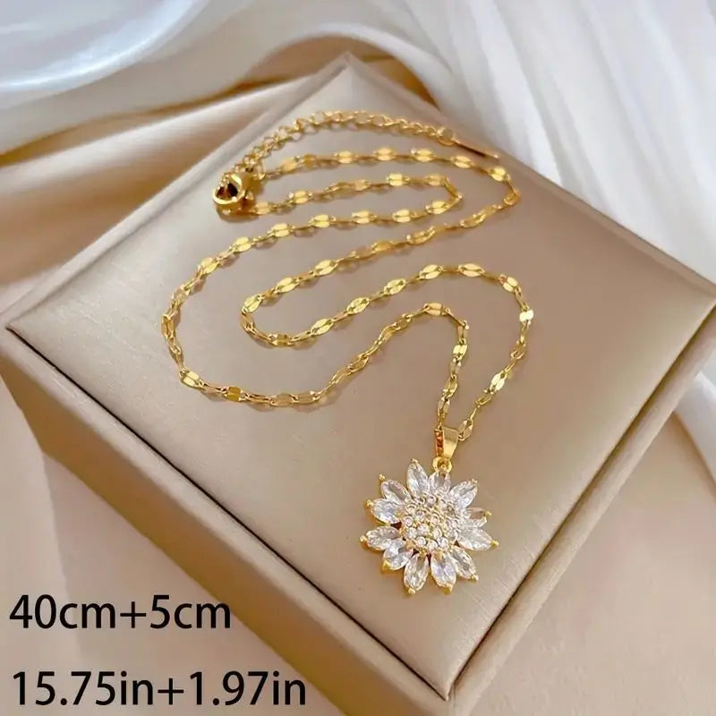 ZAKOL Bloom Pendant Necklace