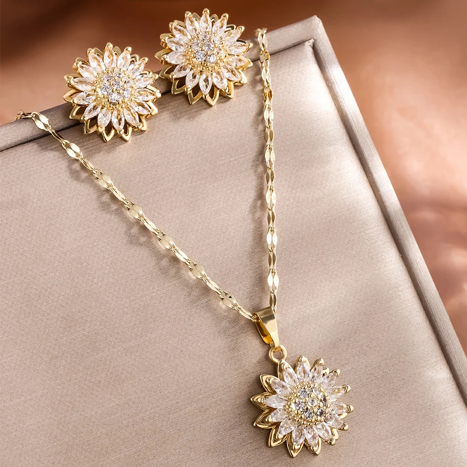 ZAKOL Bloom Pendant Necklace